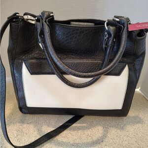 Rosetti Black and Cream Purse